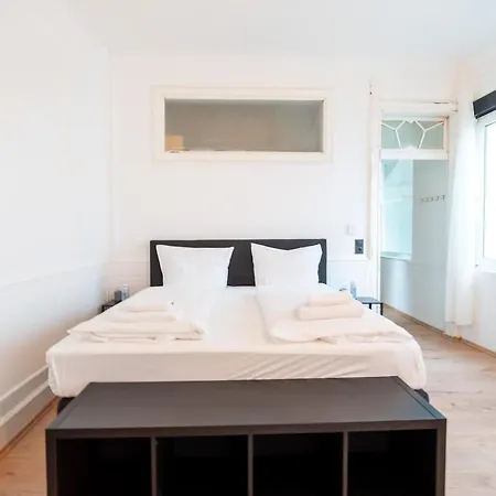 Modern And Cozy Near Main Station 코블렌츠