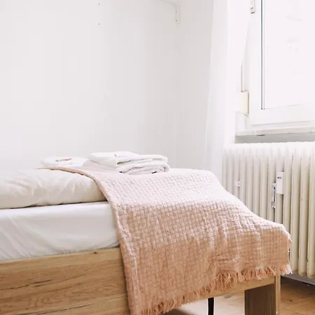 Modern And Cozy Near Main Station شقة